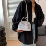 Fashion pattern stitching shoulder messenger bag for women bags2023 summer new simple portable shell bag - Image 3
