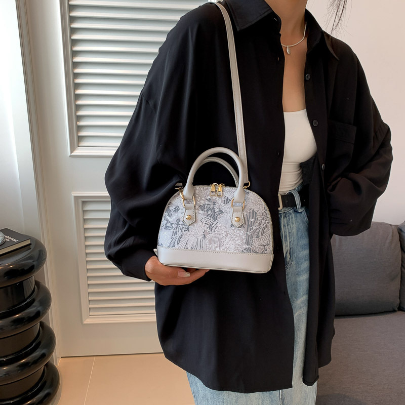 Fashion pattern stitching shoulder messenger bag for women bags2023 summer new simple portable shell bag - Image 3