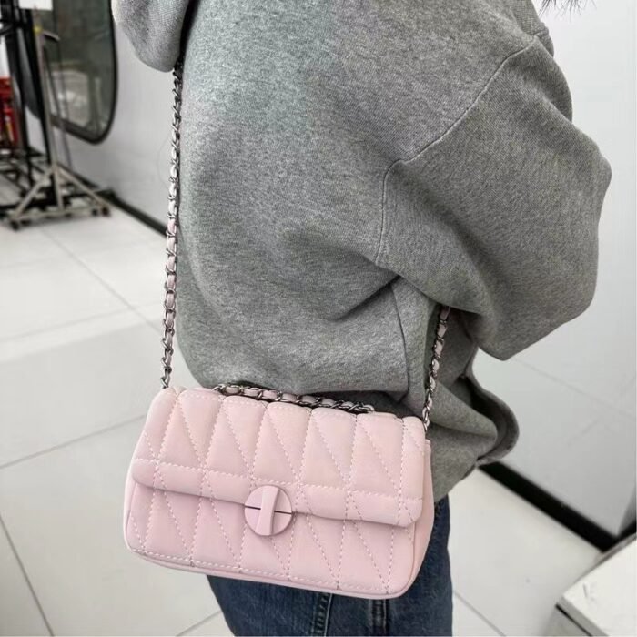 Chain Bag 2023 New Crossbody Bag Small Bag Shoulder Bag Underarm Bag Commuter High-end Rhombic Women's Bag Small Square Bag - Image 3