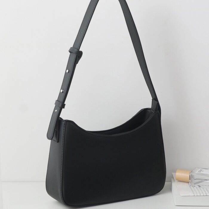O1CN01rYMENf1lUWt0CKbZH_2219664074822-0-cib.jpg Korean-style Commuter Spring and Summer New Niche Single-shoulder Handbag Fashion Trendy High-end Small Square Bag Underarm Bag for Women - Image 1