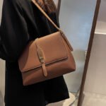 Retro Fashion Casual Large Bag Women's 2025 New Trendy Temperament Shoulder Underarm Bag Autumn and Winter Popular Crossbody Bag - Image 3