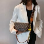 2025 New Trendy and Versatile Semi-Circle Bag Casual Niche Women's Bag Accessible Luxury High-Quality Saddle Bag for Women - Image 2