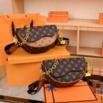 2025 New Trendy and Versatile Semi-Circle Bag Casual Niche Women's Bag Accessible Luxury High-Quality Saddle Bag for Women