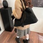 Cross-Border Retro Shoulder Bag Women's Suede Frosted Tote Bag Large Capacity Work Commuting High-End Armpit Shoulder Bag - Image 3