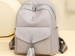 Retro Trendyy Backpack Women's Tassel Decoration Large Capacity Backpack 2025 New European and American Travel Commuter School Bag