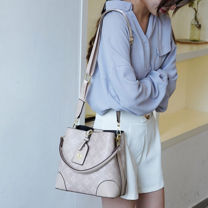 Women's Bucket Bag 2025 New Bag Crossbody Bag Women's Fashion Shoulder Bag Easiest for Match Large Capacity Women's Handbag - Image 3