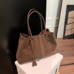Cross-Border Retro Shoulder Bag Women's Suede Frosted Tote Bag Large Capacity Work Commuting High-End Armpit Shoulder Bag - Image 4