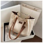 This Year's Popular Large-Capacity Women's Bag 2025 New Fashion Accessible Luxury Elegant One-Shoulder Commuter Tote Bag Hard Bottom Stereo