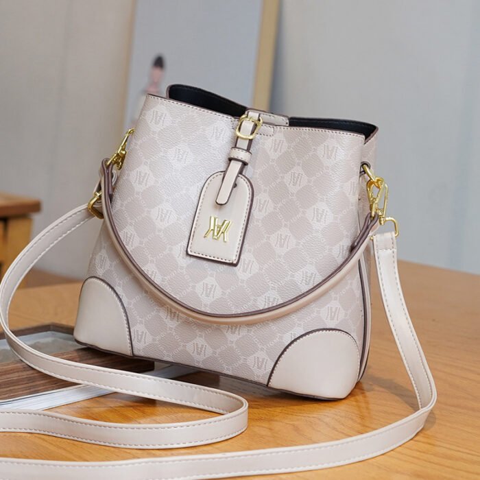 Women's Bucket Bag 2025 New Bag Crossbody Bag Women's Fashion Shoulder Bag Easiest for Match Large Capacity Women's Handbag - Image 1