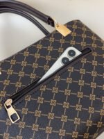 Elegant Middle-Aged Mother's Bag, Women's Handbag, Large Capacity for Commuting, 2026 New Fashion Versatile Crossbody Tote Bag - Image 4