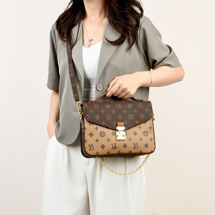 High-End Accessible Luxury Presbyopic Retro Satchel Women's Small Square Bag 2025 New Presbyopic K-Shaped Single Shoulder Crossbody Women's Bag - Image 4