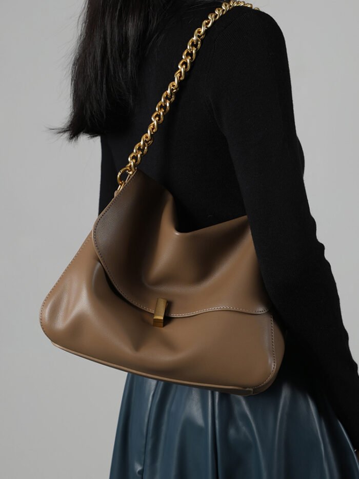 O1CN013QXcrG1M4XrKt0Drz_3074981381-0-cib.jpg Cowhide Large Capacity Crossbody Chain Tote – Women's High-End Hot-Selling Bag Genuine Leather Bag - Image 1