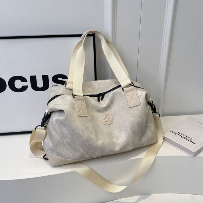 Large Capacity Portable Lightweight Travel Bag for Short-Distance Trips - Image 1