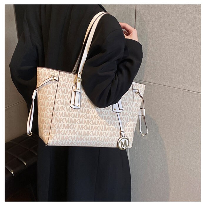 Cross-Border High-End Retro Printed Letter Shoulder Tote Bag – Large Capacity Women's Bag - Image 3