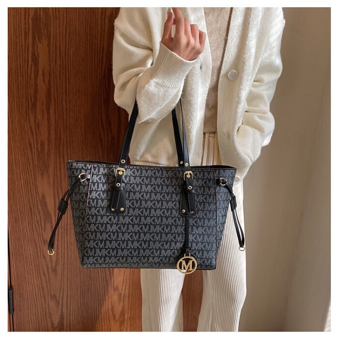 Cross-Border High-End Retro Printed Letter Shoulder Tote Bag – Large Capacity Women's Bag - Image 4
