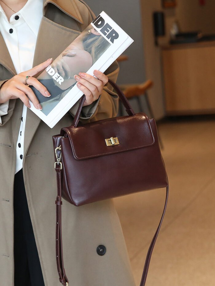 O1CN01Z9psZp1M4XtCCWdFO_3074981381-0-cib.jpg Women's Genuine Leather Crossbody Shoulder Bag – High-End Retro Fashionable All-Match Commuter Handbag - Image 1