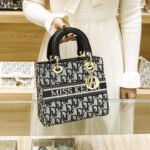 Women's Accessible Luxury Jacquard Crossbody Bag – Princess Diana Style, Single-Shoulder Armpit, High-Quality Texture – Trendy - Image 3