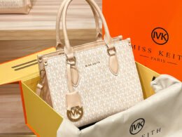 High-End Women's Shoulder Crossbody Handbag – Large Capacity Tote, Fashionable Commuter Bag, Trendy Atmospheric Design