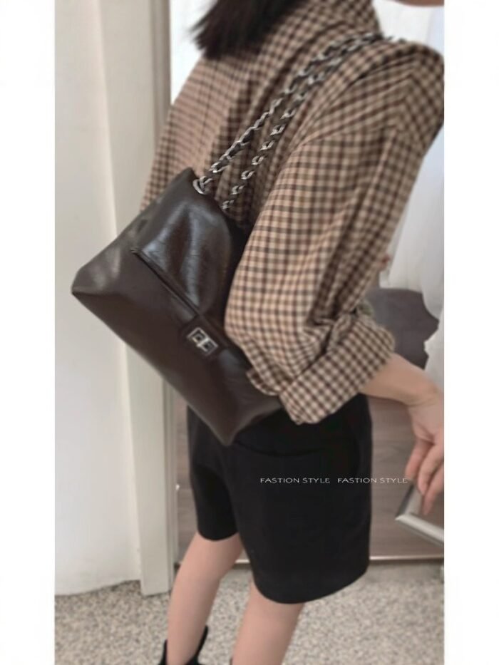 Chanel-Inspired Chain Shoulder Bag – High-End Oil Wax Leather Tote & Crossbody Bag for Women - Image 3